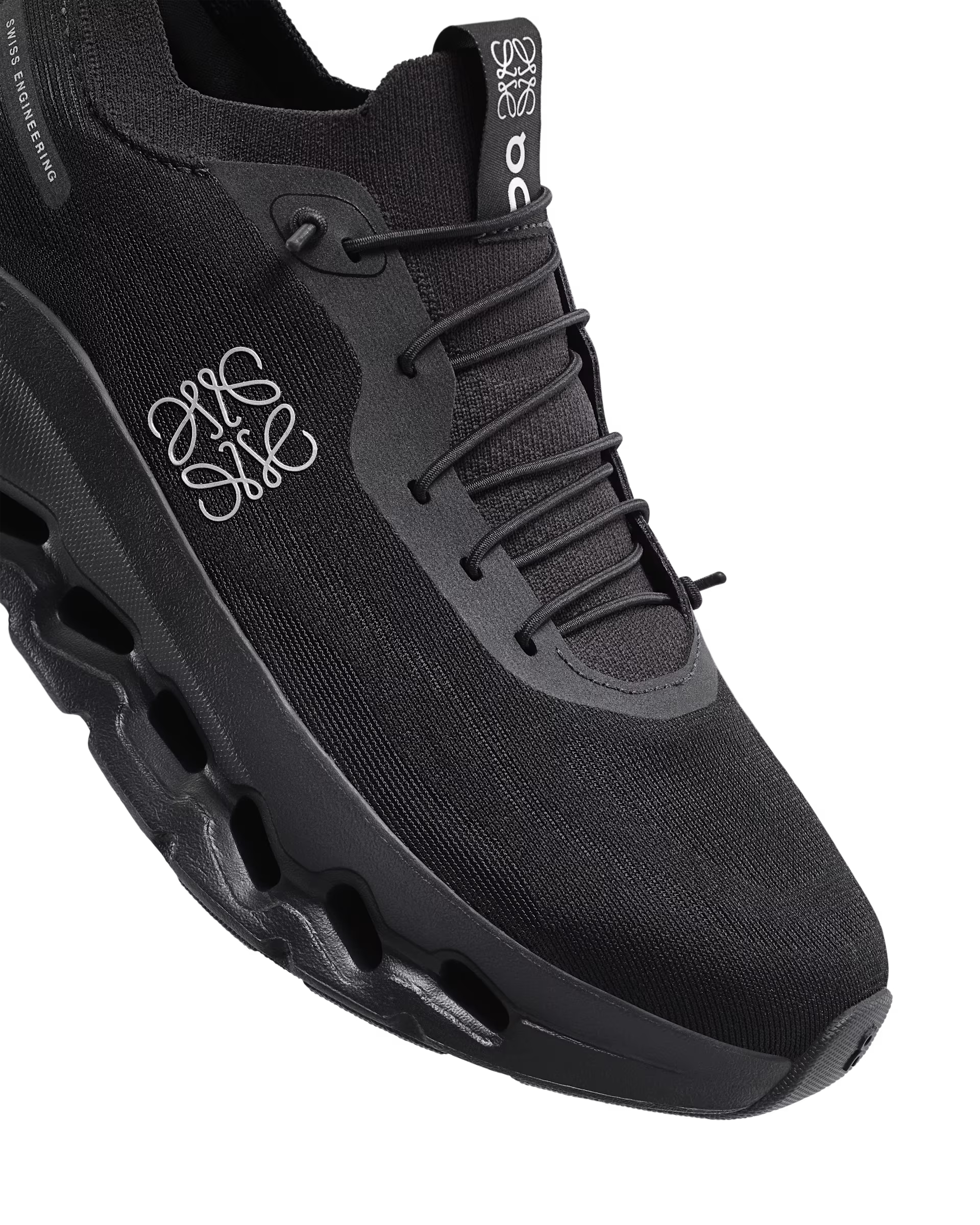 On Cloudtilt x Loewe 跑鞋男女款纯黑- On Running台灣官網